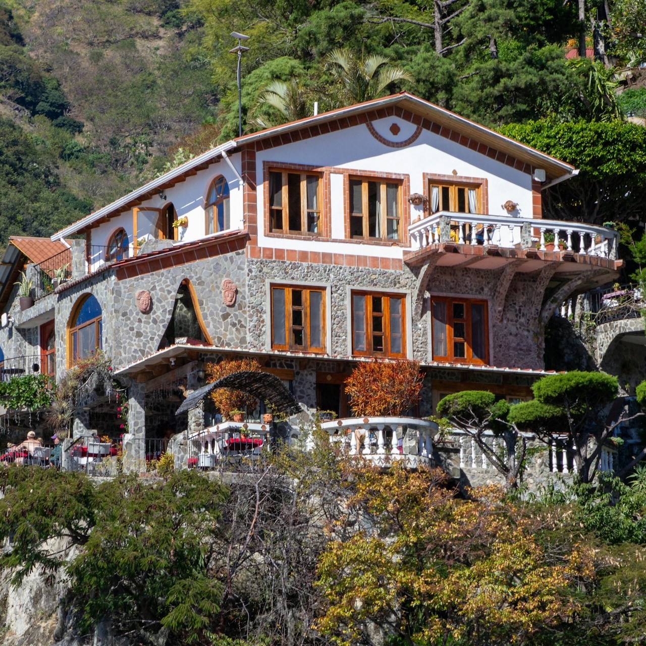 hill-top-luxury-villa